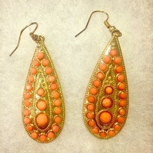 Francesca's Gold and Coral Dangle Earrings 💁🏻